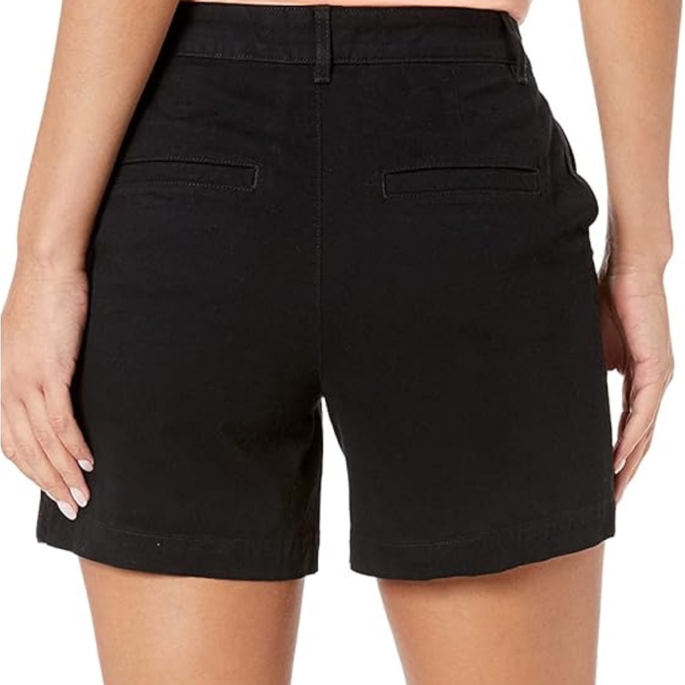 Old Navy 5” High Waisted Black Short with Front Pockets